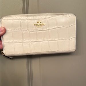 Coach Cream Croc-Embossed Women's Wallet